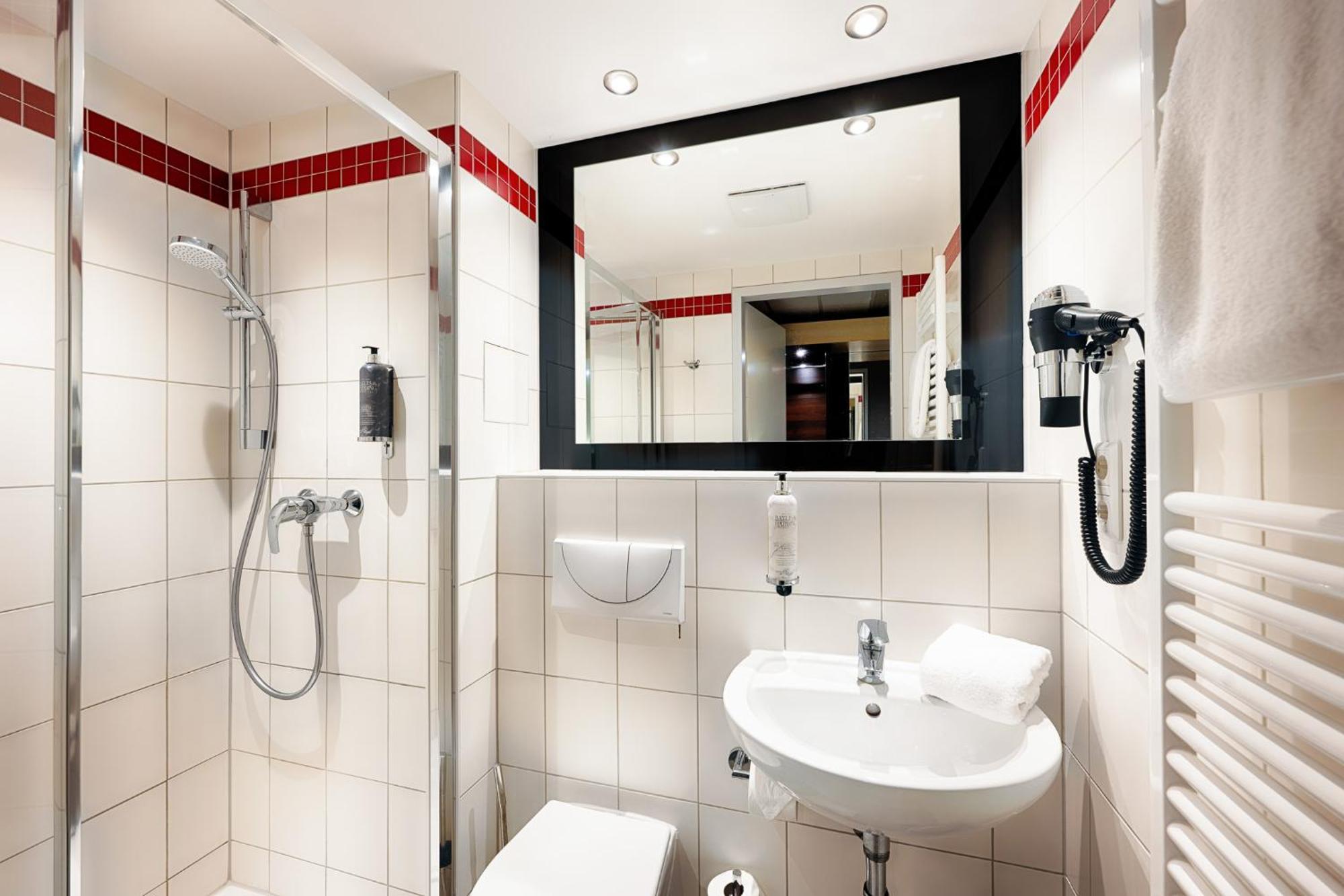 Premier Sued Hotel 3*